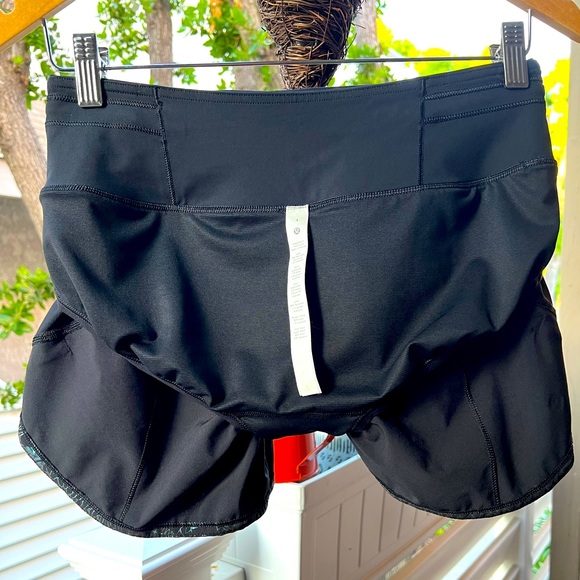 NWOT Lululemon “Speed Up short” 4”, logo Flourish Black iridescent foil, size 4 - Picture 13 of 17